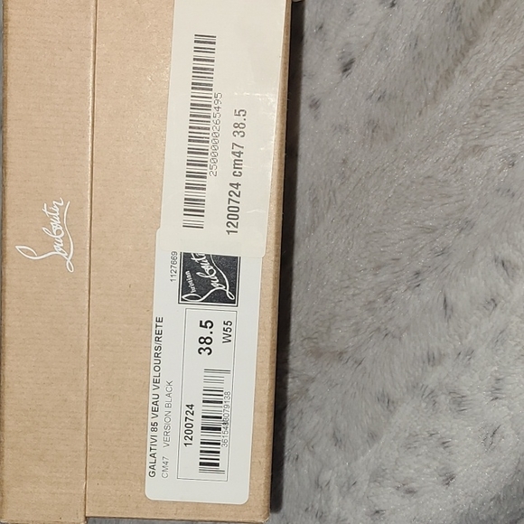 Authentic Classy Christian Louboutin heels - Picture 8 of 11